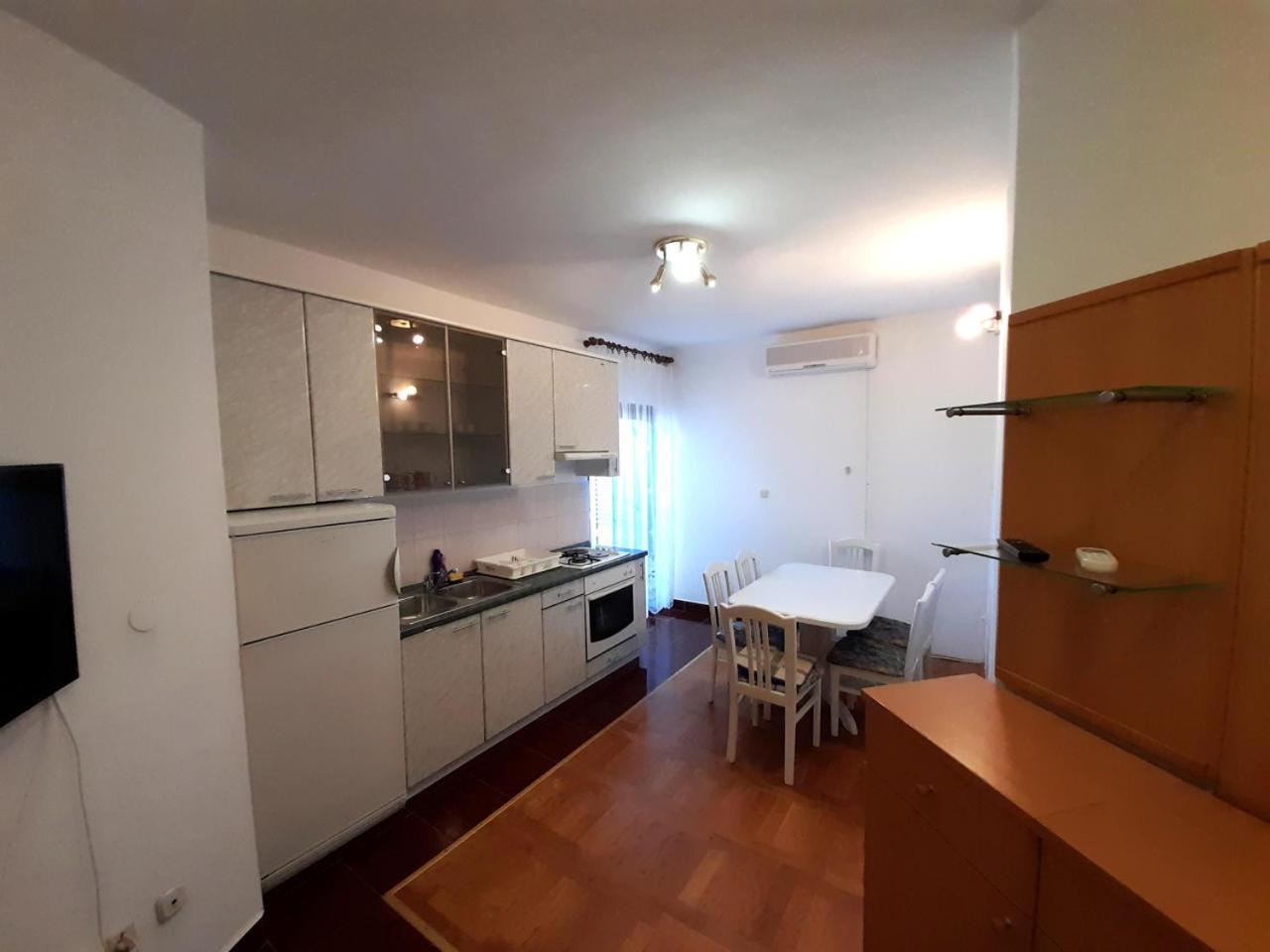 Apartments Nikolas Vodice Ngoại thất bức ảnh
