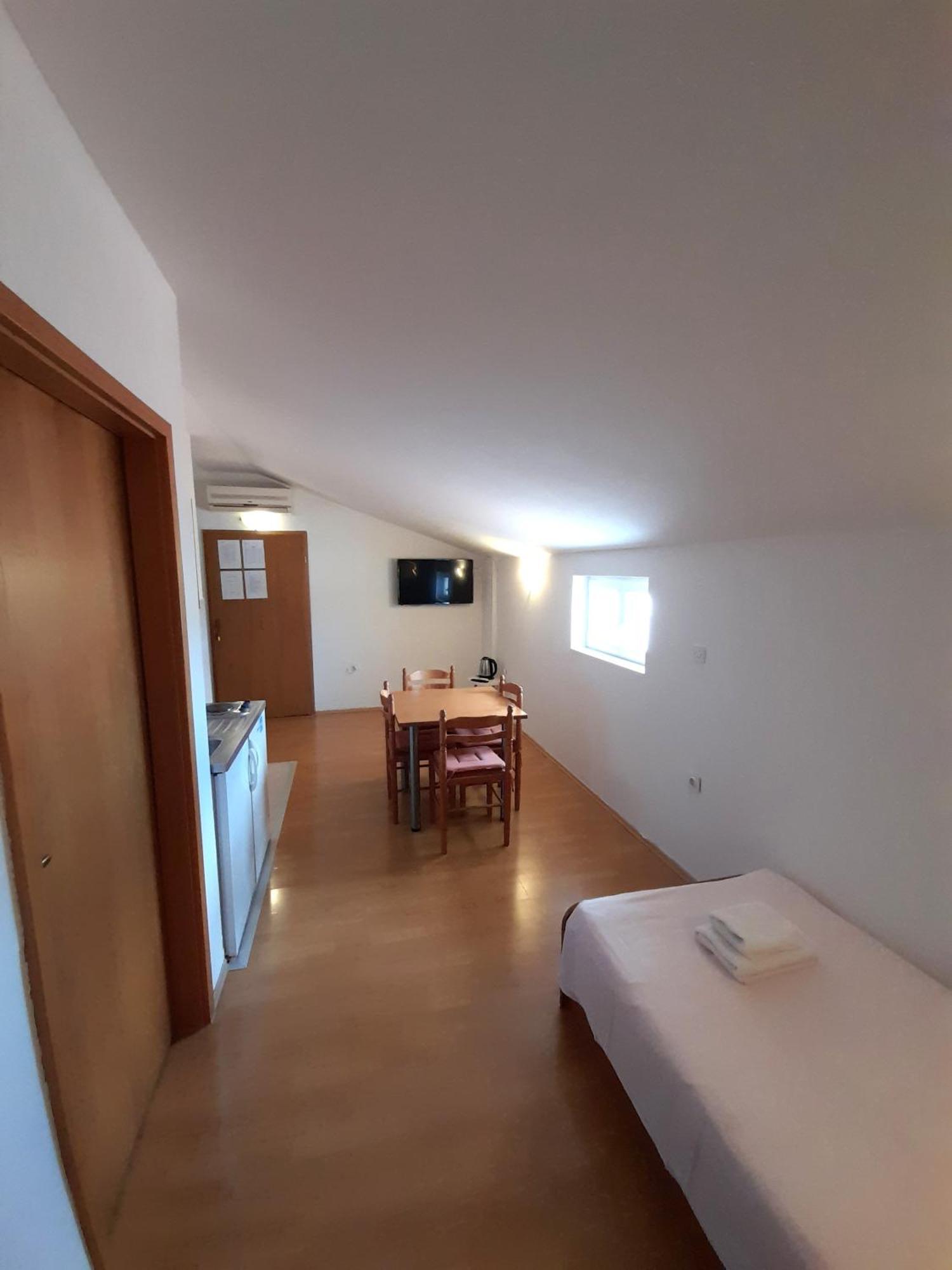 Apartments Nikolas Vodice Ngoại thất bức ảnh