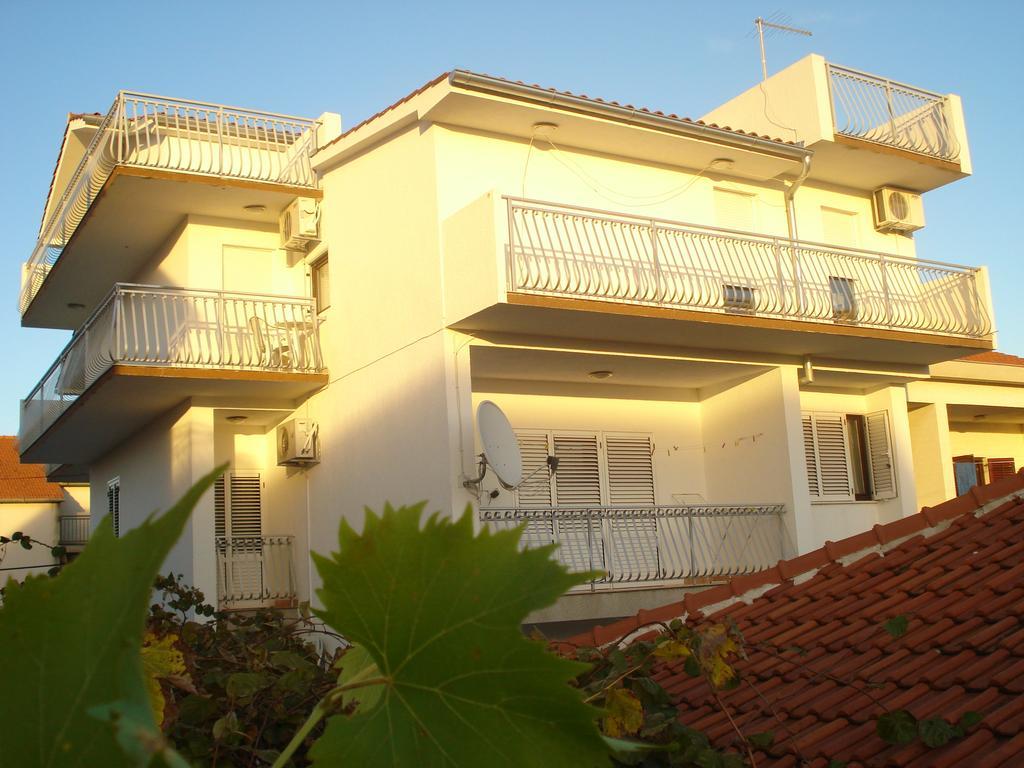 Apartments Nikolas Vodice Ngoại thất bức ảnh